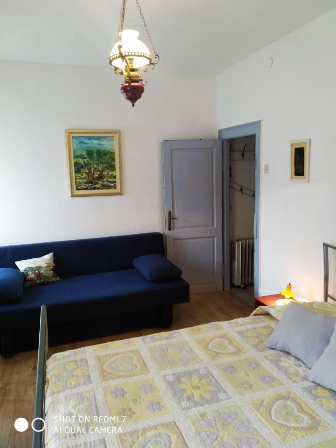 'angelo' In Traditional Stone House Apartmán